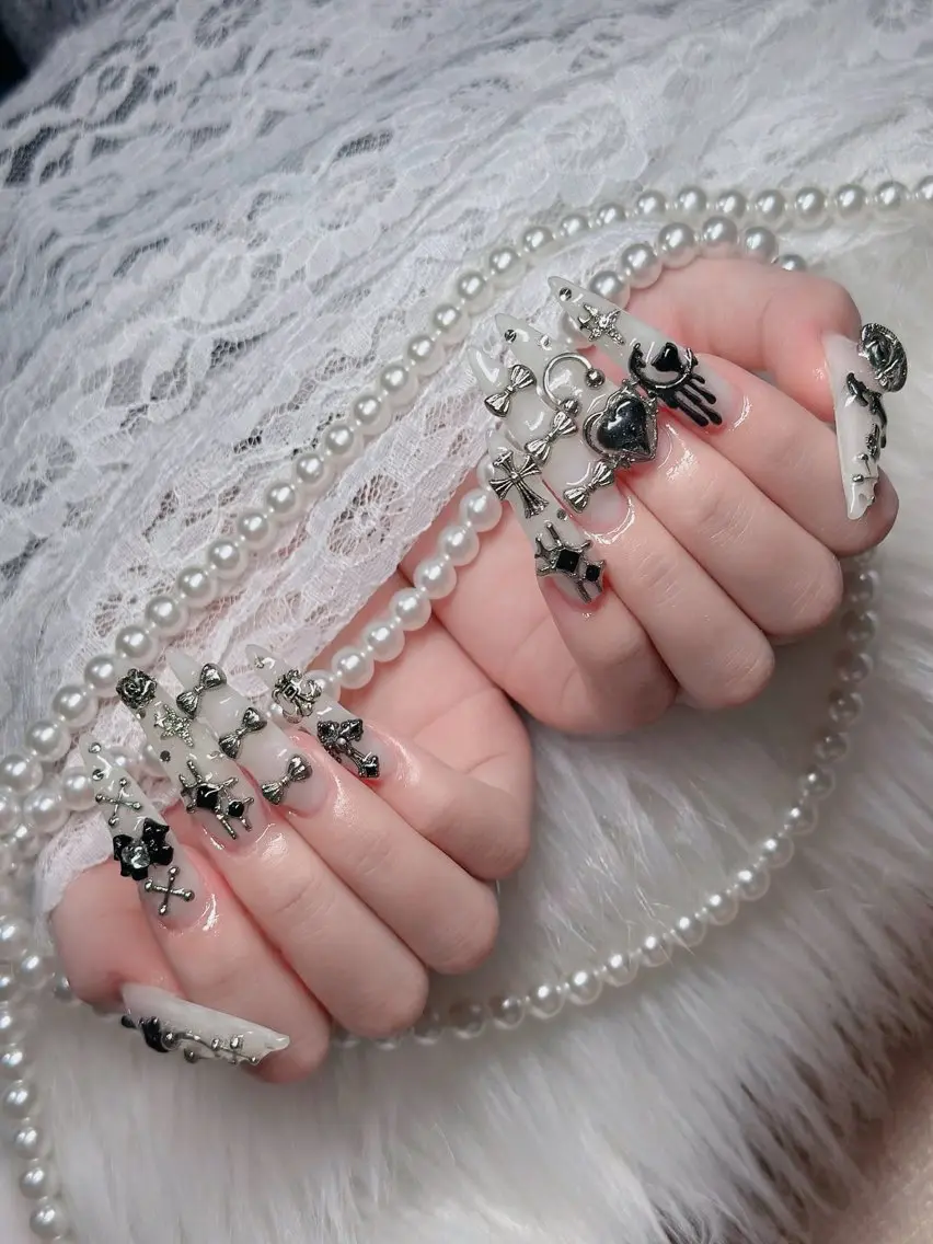 ネイル オーロラネイル フレンチネイル ジェルネイル ハロウィン キラキラネイル H.baby Nail Salonのネイルデザイン