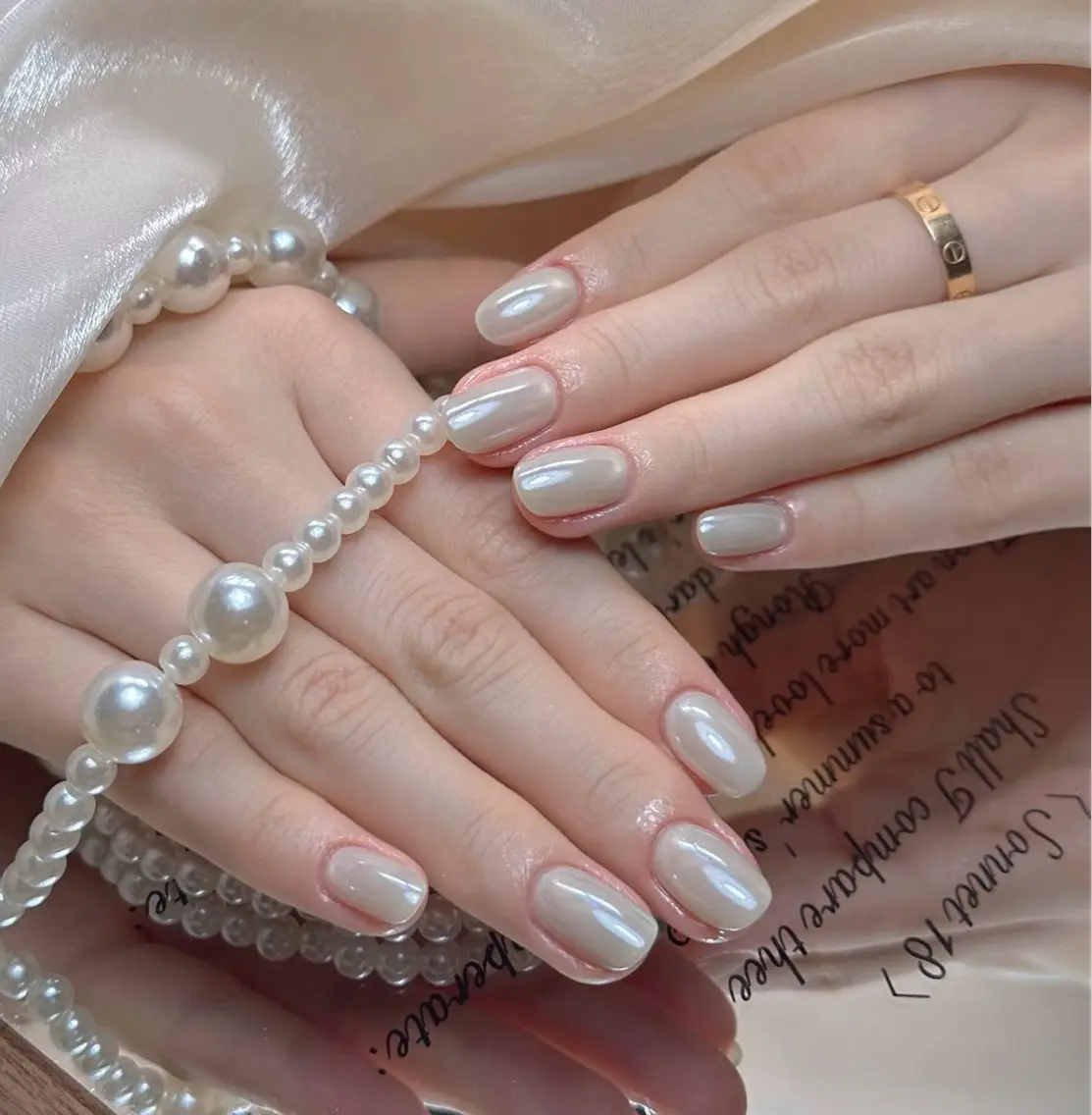 ネイル べっ甲ネイル チークネイル 成人式 長さ出し フラッシュネイル ハンドネイル ハンドケア For you. Nail Salonのネイルデザイン