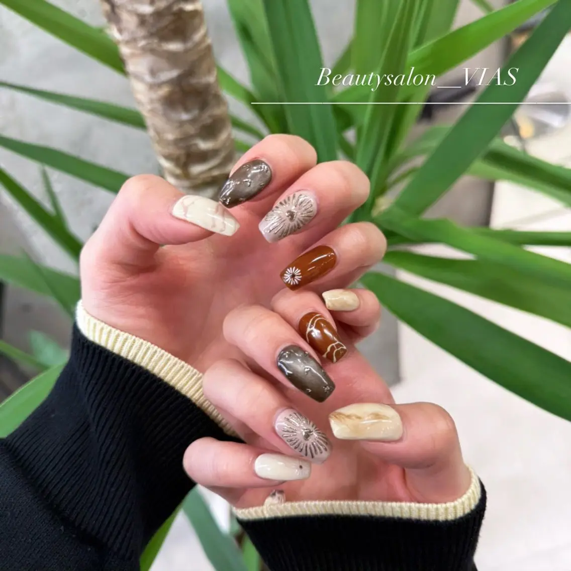 【新規ジェルオフ無料】オフあり自爪フルアートデザイン💅🏻💞の写真