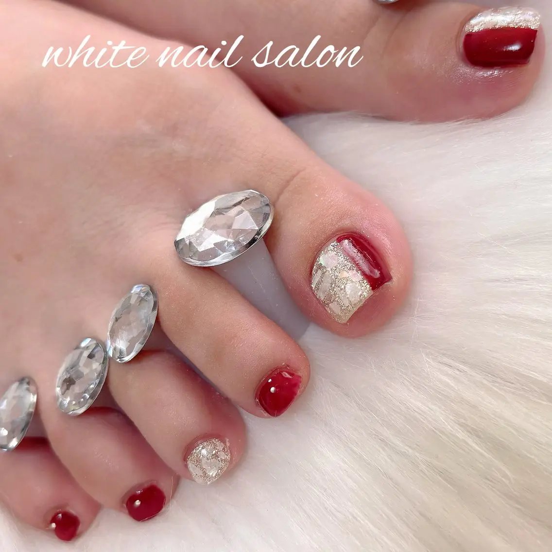 ネイル フットネイル ラメ(グリッター) フットネイル white nail salonのネイルデザイン