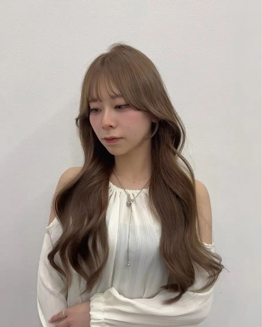 ミディアム カラー パーマ アッシュ アッシュグレー アッシュグレージュ ベージュカラー ブリーチ カット ヘアカラー 縮毛矯正 トリートメント akira｜ 透明感ベージュ｜梅田のヘアスタイル