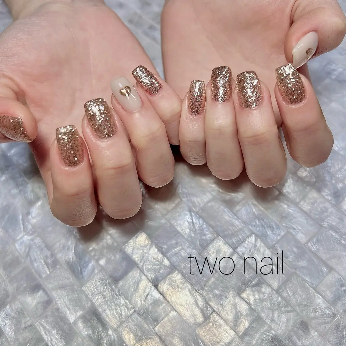 ネイル アートネイル キラキラネイル ネイルチップ ホワイト ハンドネイル two nailのネイルデザイン
