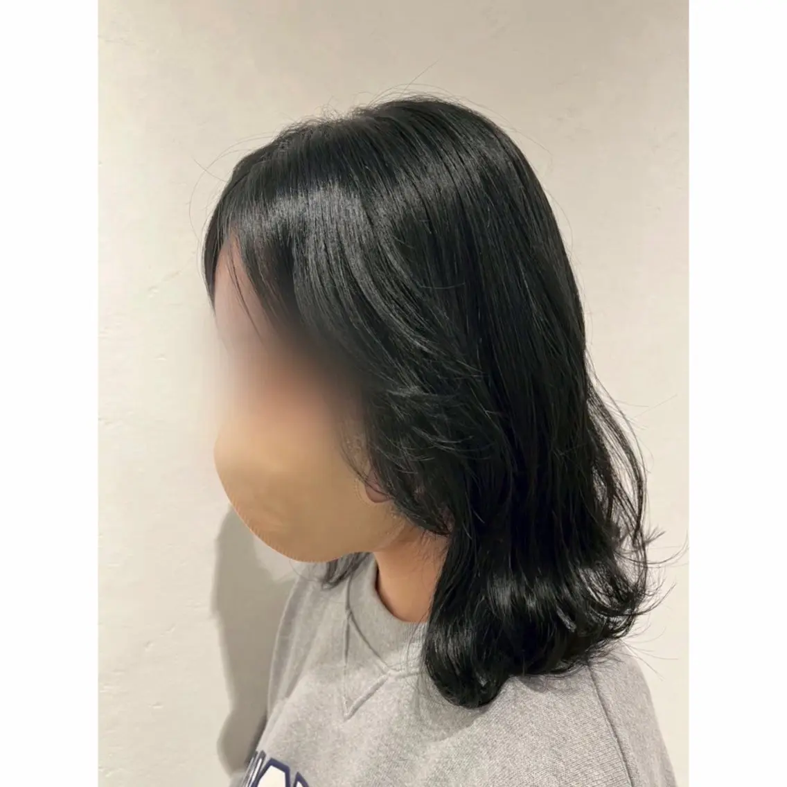 ミディアム アッシュ はしもと あかりのヘアスタイル