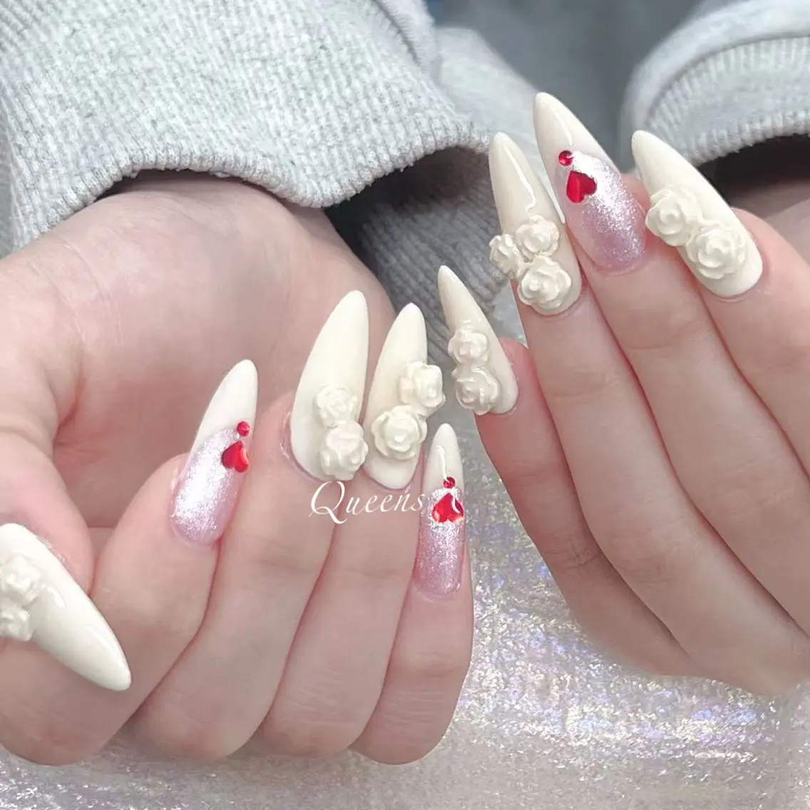 ネイル ハンドネイル Queens テイのネイルデザイン
