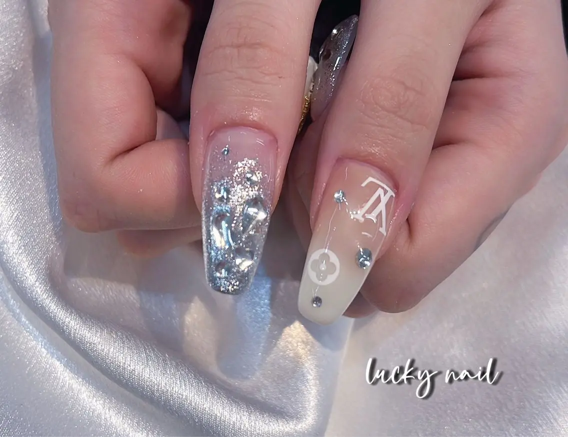 ネイル チークネイル 長さ出し ジェルネイル マグネットネイル 持ち込み ハンドネイル ハンドケア Lucky nail 小林和希のネイルデザイン