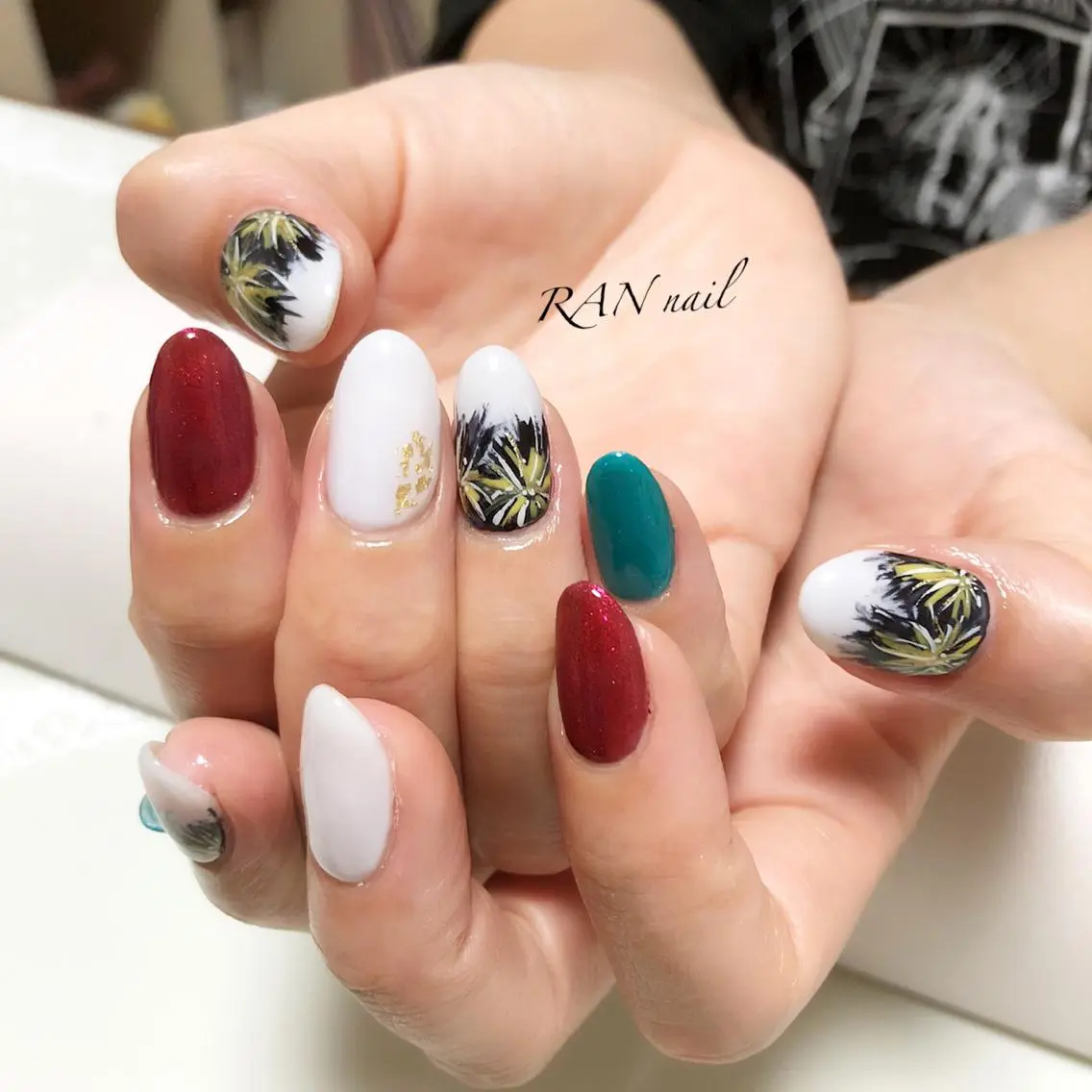 ネイル ブルー フラワーネイル 赤色 ハンドネイル フットネイル RAN nailのネイルデザイン