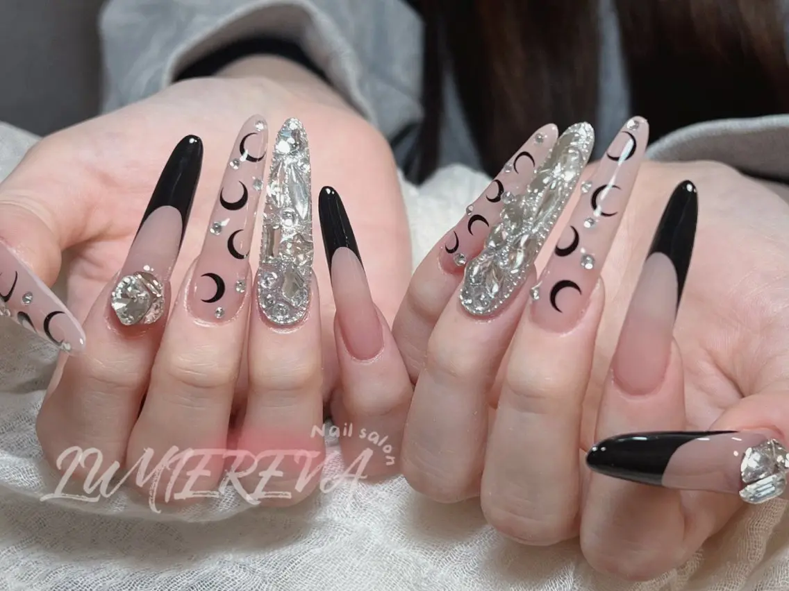 ネイル フラワーネイル フレンチネイル キラキラネイル 韓国ネイル マグネットネイル ハンドネイル Lumiereva nail salonのネイルデザイン