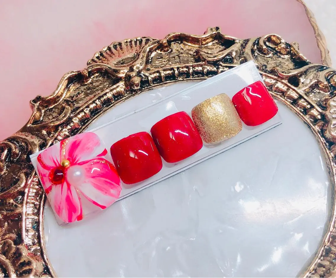 ネイル フットネイル フットネイル CROWN プライベートサロンのネイルデザイン