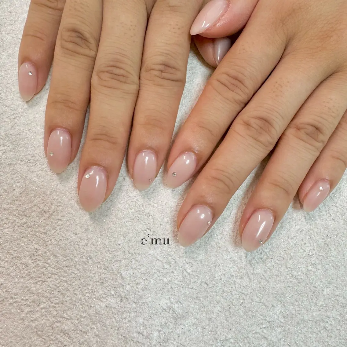 ネイル オフィスネイル ワンカラーネイル nail salon e'mu💐のネイルデザイン