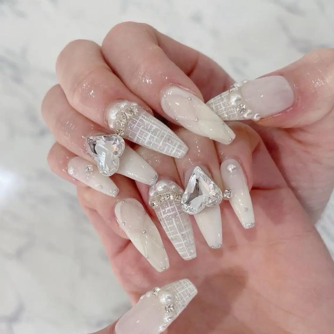 ネイル 韓国ネイル マグネットネイル 持ち込み ハンドネイル Mimi Nail_Royalのネイルデザイン