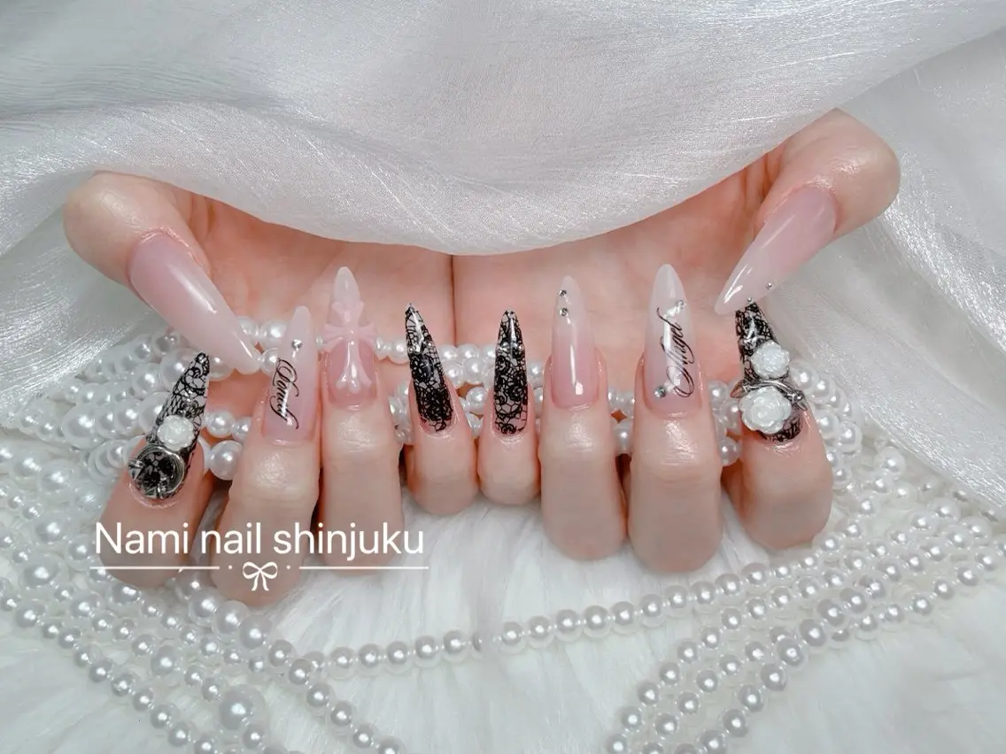 ネイル 長さ出し ガーリー 韓国ネイル ロングネイル 持ち込み ハンドネイル Nami nail salonのネイルデザイン