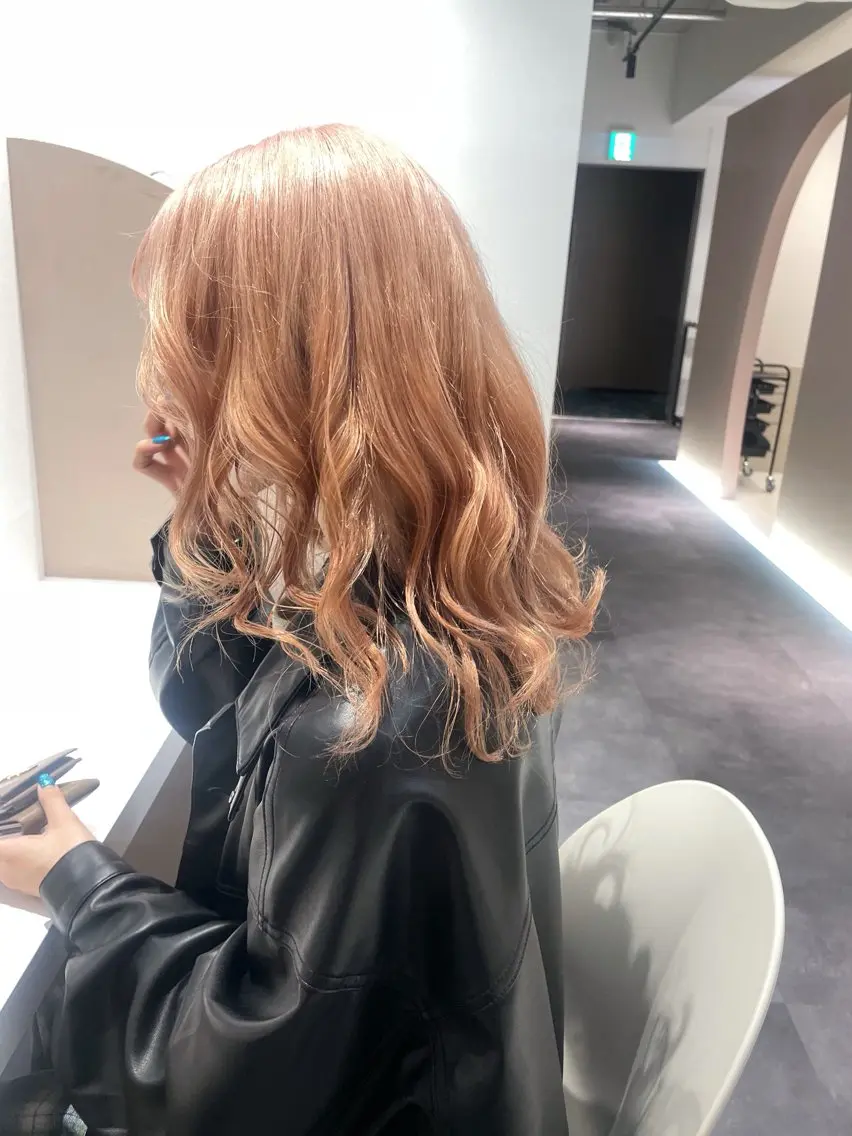 セミロング カラー 佐野 えり奈のヘアスタイル