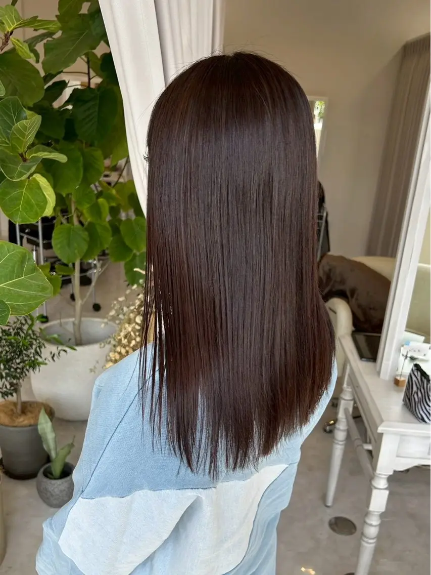 セミロング カット センターパート 韓国ヘア・綾也のヘアスタイル