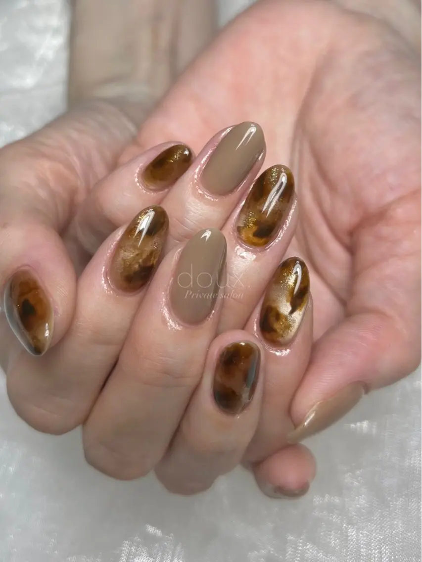 ネイル アニマル柄 べっ甲ネイル マグネットネイル doux. nailのネイルデザイン