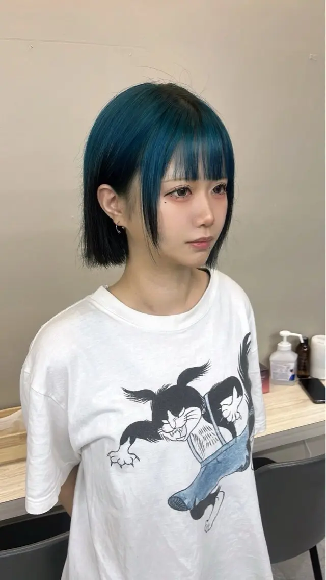 ショート カラー カット ヘアカラー ✩.*Aise⟡.· 艶カラー🐈⬛🩶のヘアスタイル
