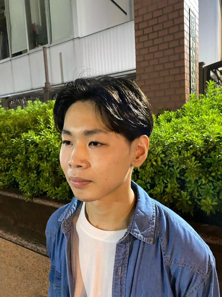 マッシュ、センターパート(シャンプー、シェービング込み)の写真