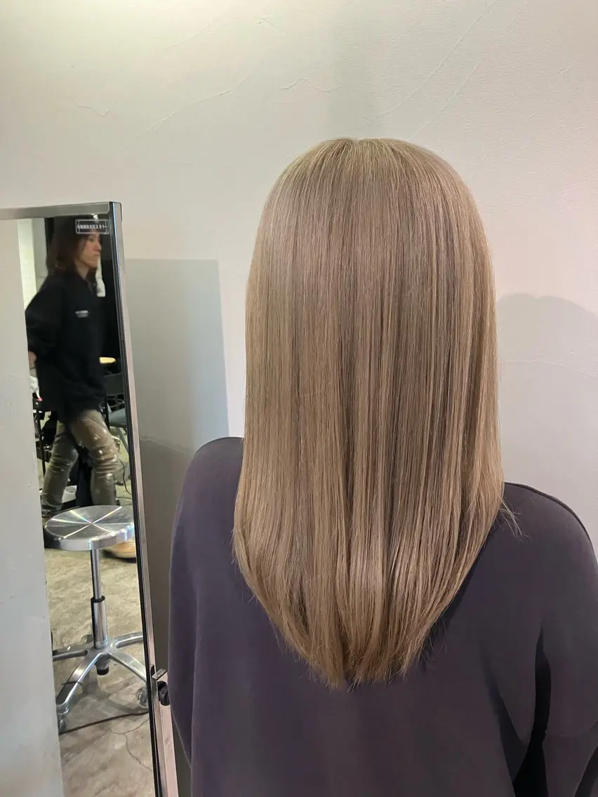 セミロング カラー ベージュカラー ブリーチ ミルクティーベージュ 髪質改善 ウルフ・ハイレイヤー 🌟ナカノ・ユウヤのヘアスタイル