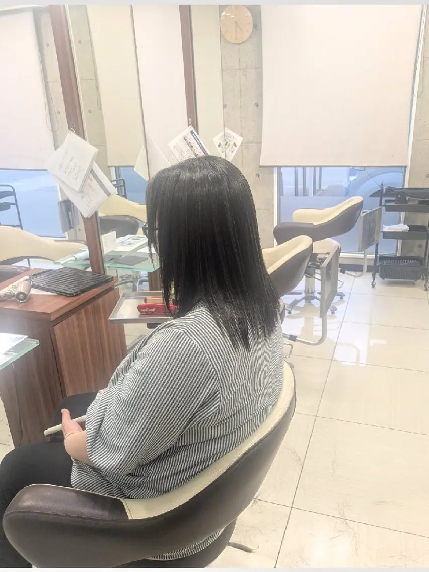ミディアム ハイライト Yoko ブリーチカラーのヘアスタイル