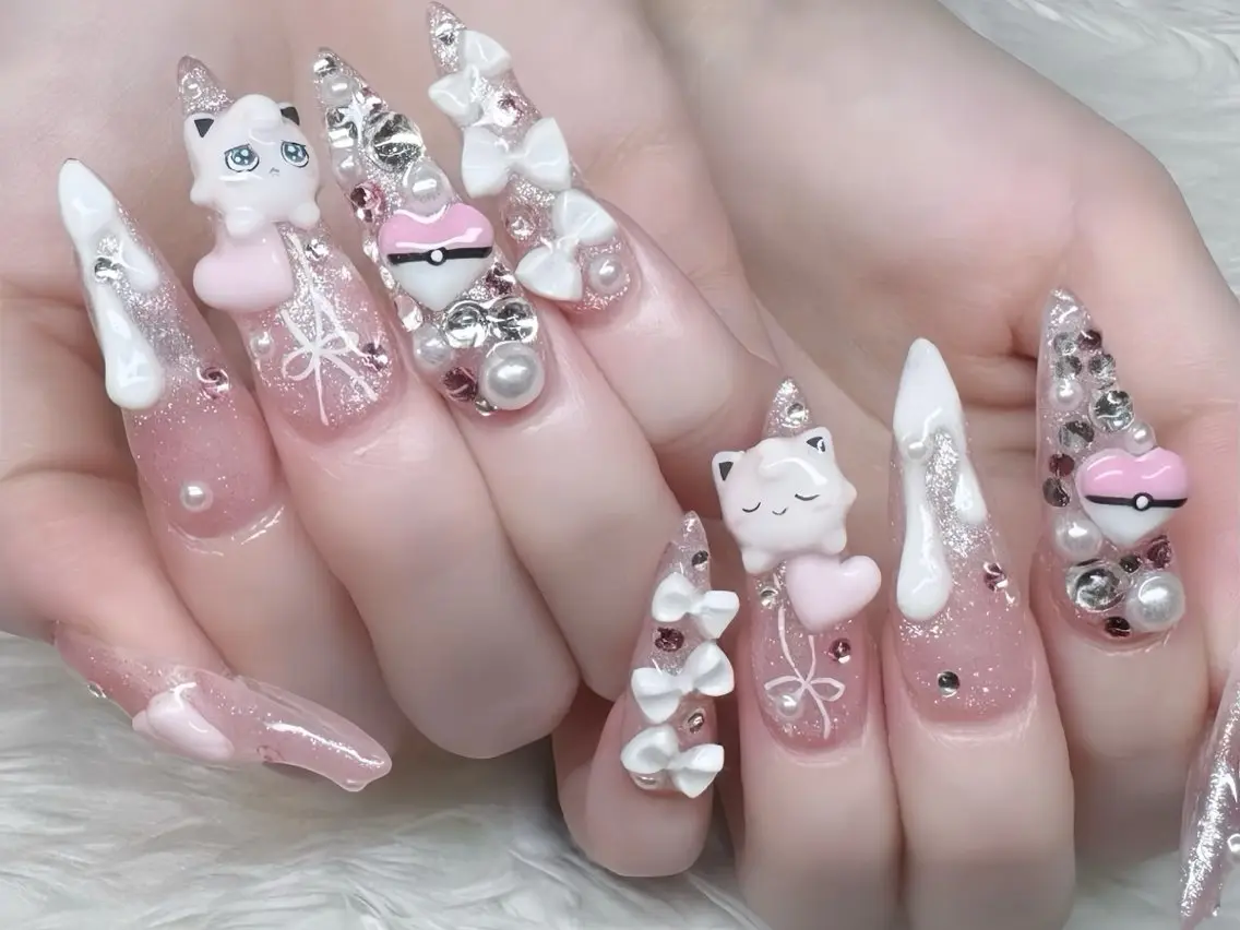 ネイル チークネイル フレンチネイル ガラスフレンチ グラデーション キラキラネイル ハンドネイル Rin Nail 新大久保店のネイルデザイン