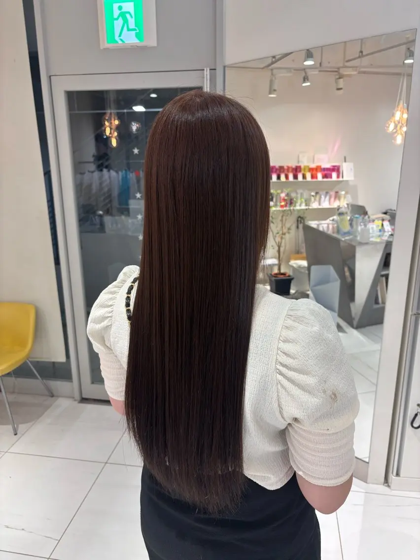 カラー 林 彩音のヘアスタイル