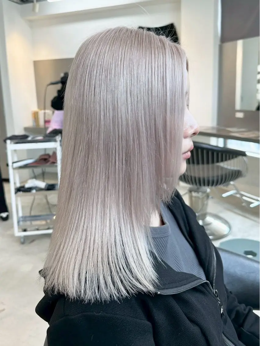 セミロング ヘアカラー nanami lucktokyoのヘアスタイル