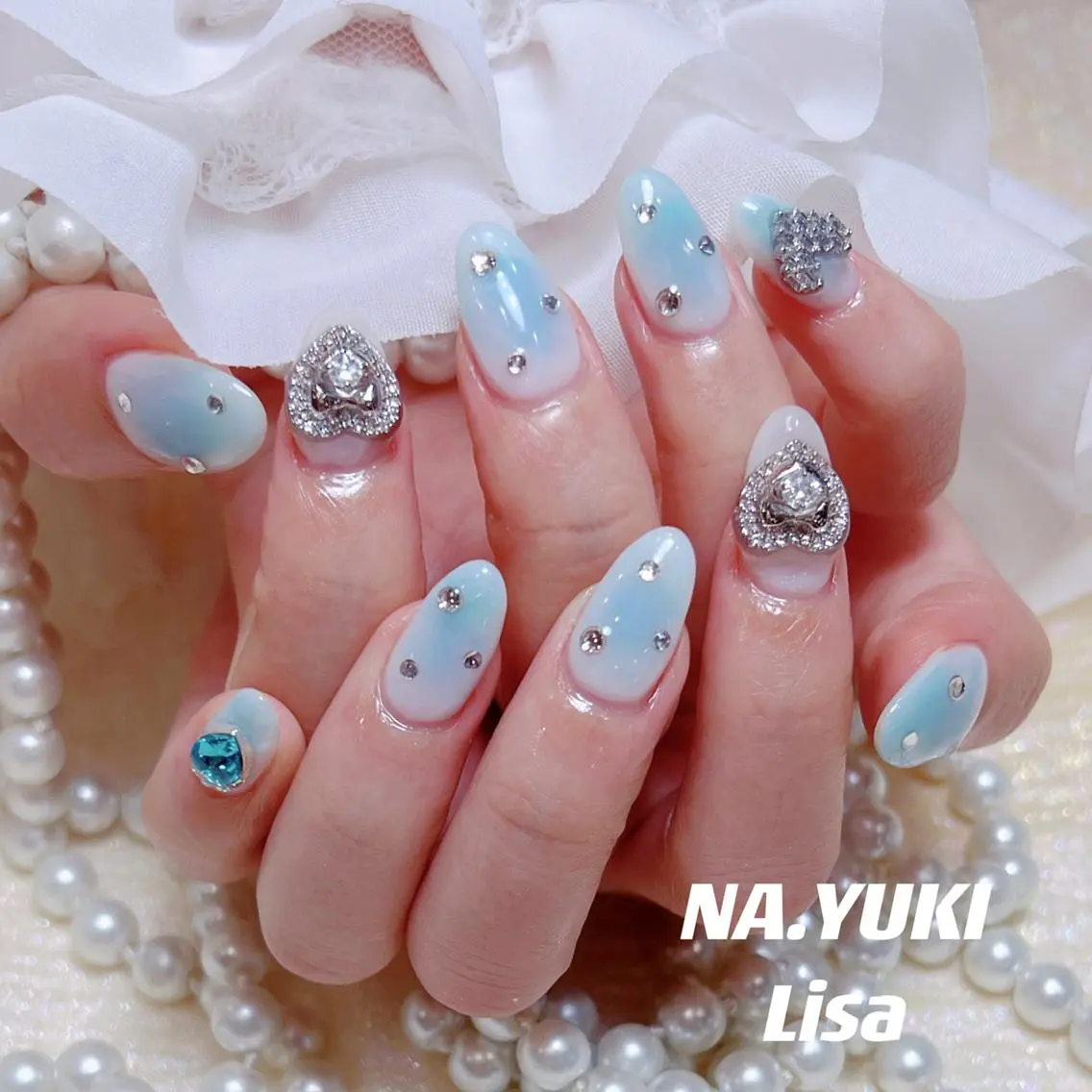 ネイル 🦋 Queenieのネイルデザイン