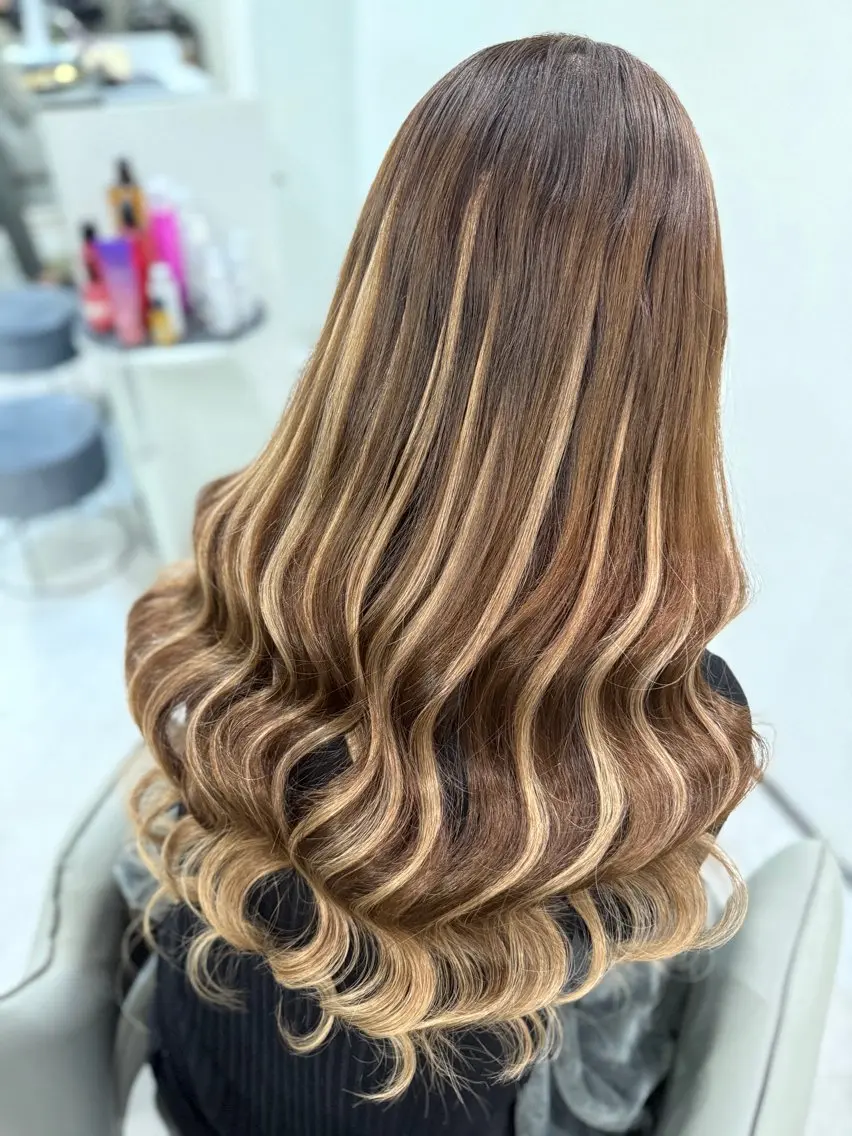 ロング エクステ レイヤーカット エクステ シールエクステAOI 🫧🩵NEOBOXのヘアスタイル