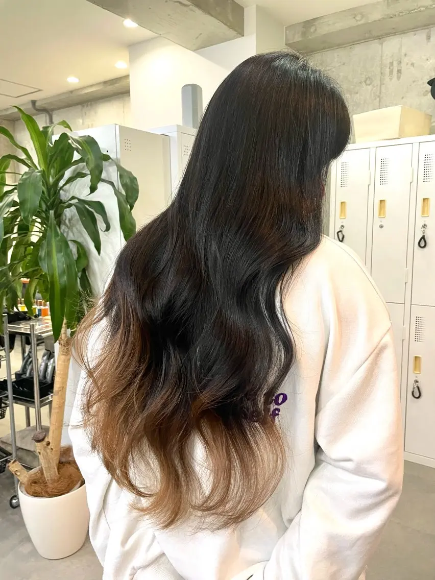 ロング ヘアカラー 横山 奈央のヘアスタイル
