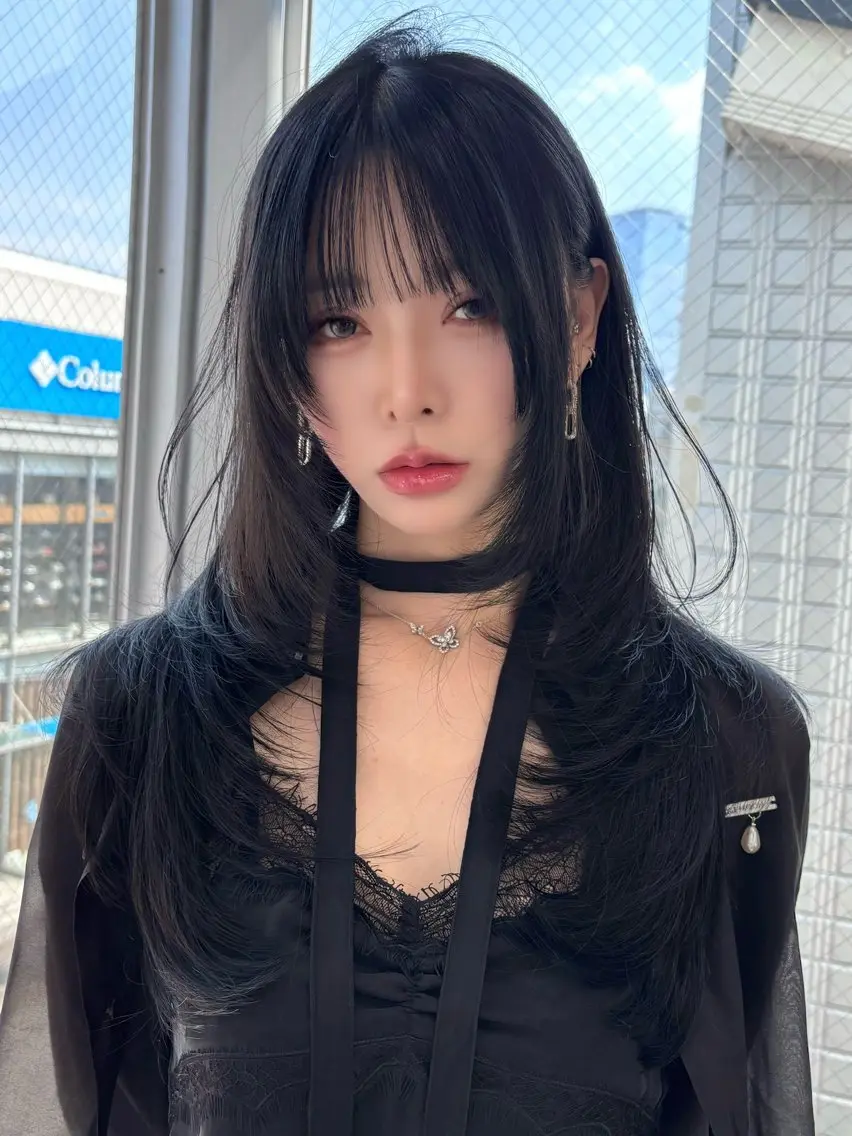 ロング カラー レイヤーカット カット ヘアカラー トリートメント SHOUHEI 韓国風レイヤーカットのヘアスタイル