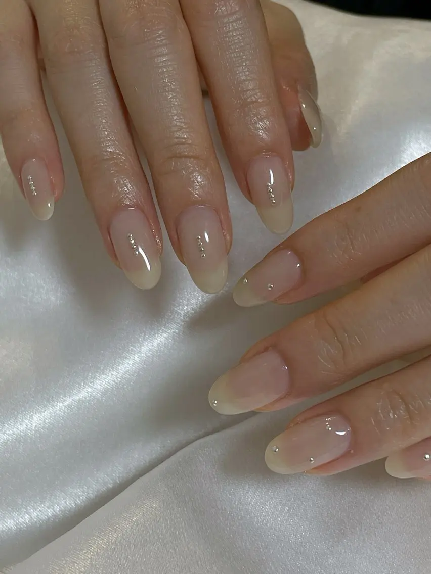 ネイル オーロラネイル フットネイル フレンチネイル ジェルネイル マグネットネイル ハンドネイル mogunail &blowのネイルデザイン
