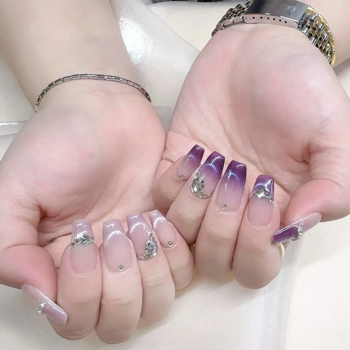 メンズ ネイル メンズ韓国風 アートネイル オーロラネイル ガーリー キラキラネイル ハンドネイル Nail salon 木にいるのネイルデザイン