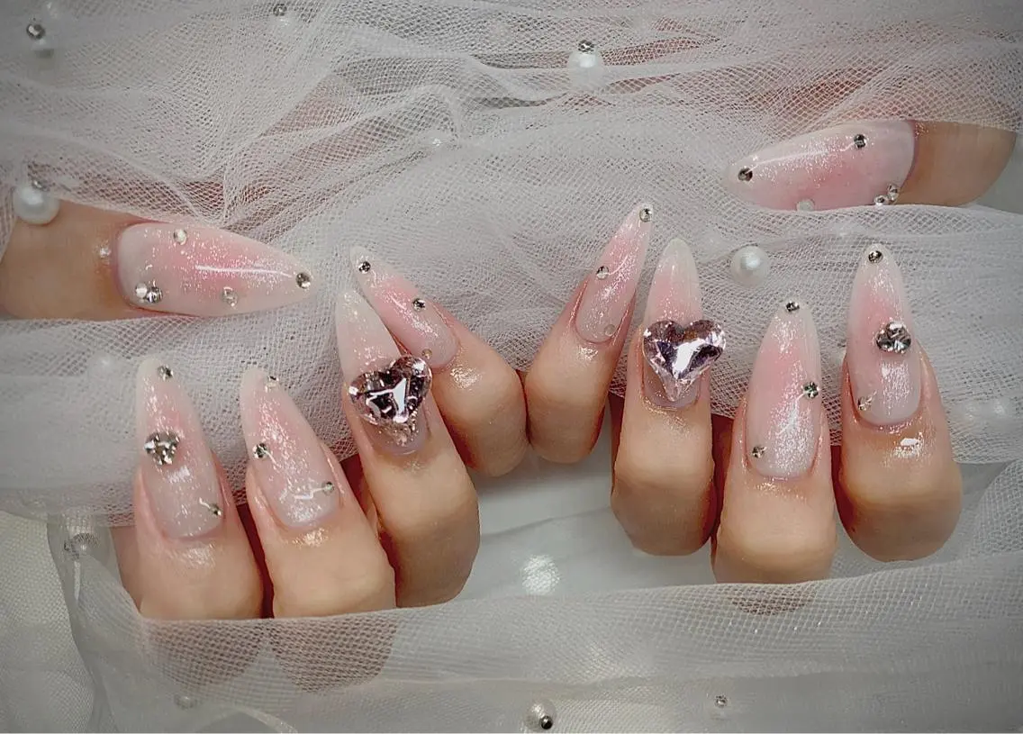 ネイル I-nailロング /ワンホン/キラキラのネイルデザイン
