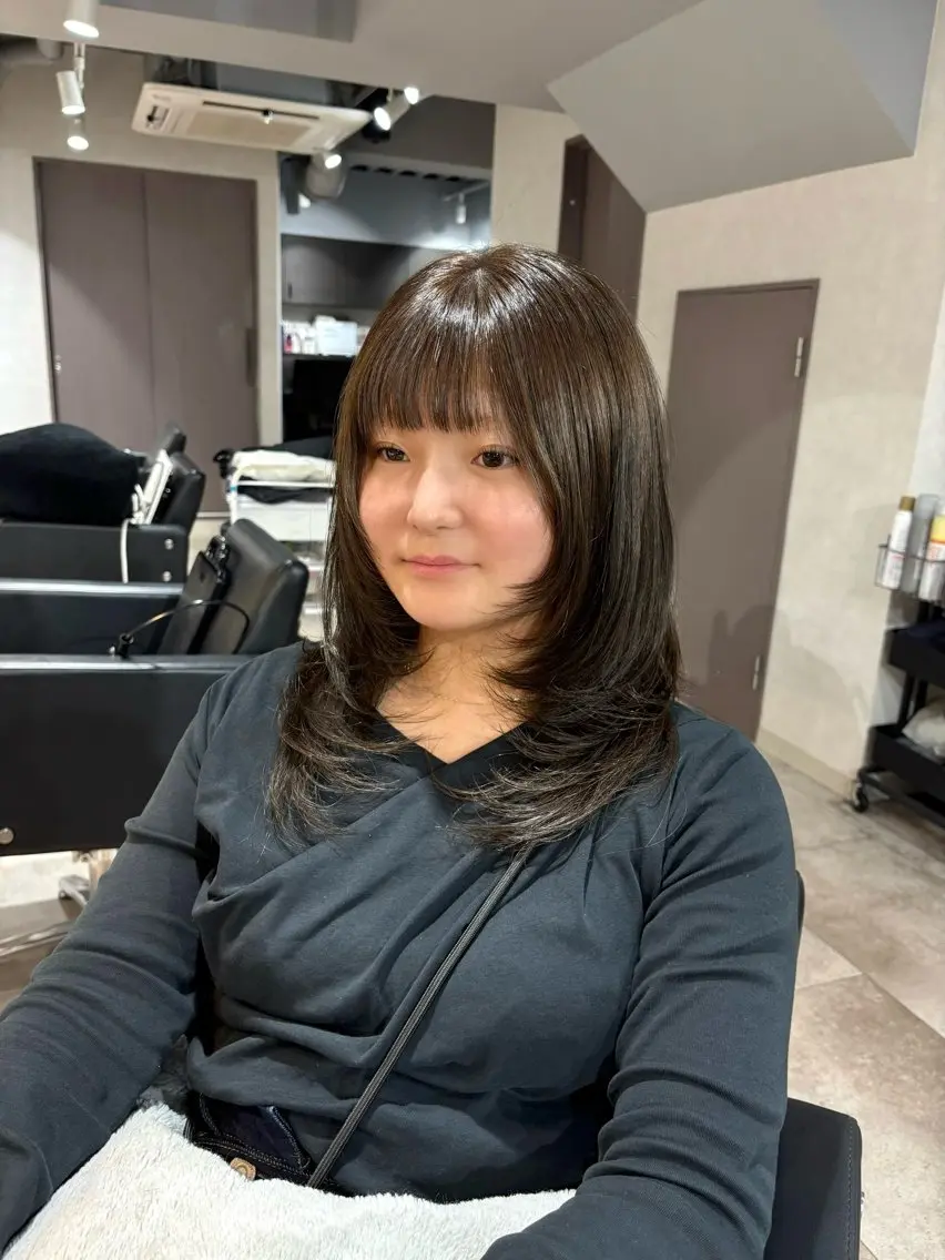 ロング 顔まわりレイヤー 韓国風ヘア レイヤーカット 小顔カット カット ヘアカラー トリートメント 程塚七海 /韓国風レイヤー🎀のヘアスタイル
