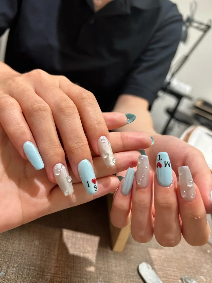 ネイル グラデーション ラメ(グリッター) マグネットネイル ミラーネイル ニュアンスネイル ハンドネイル Lumi de nailsのネイルデザイン