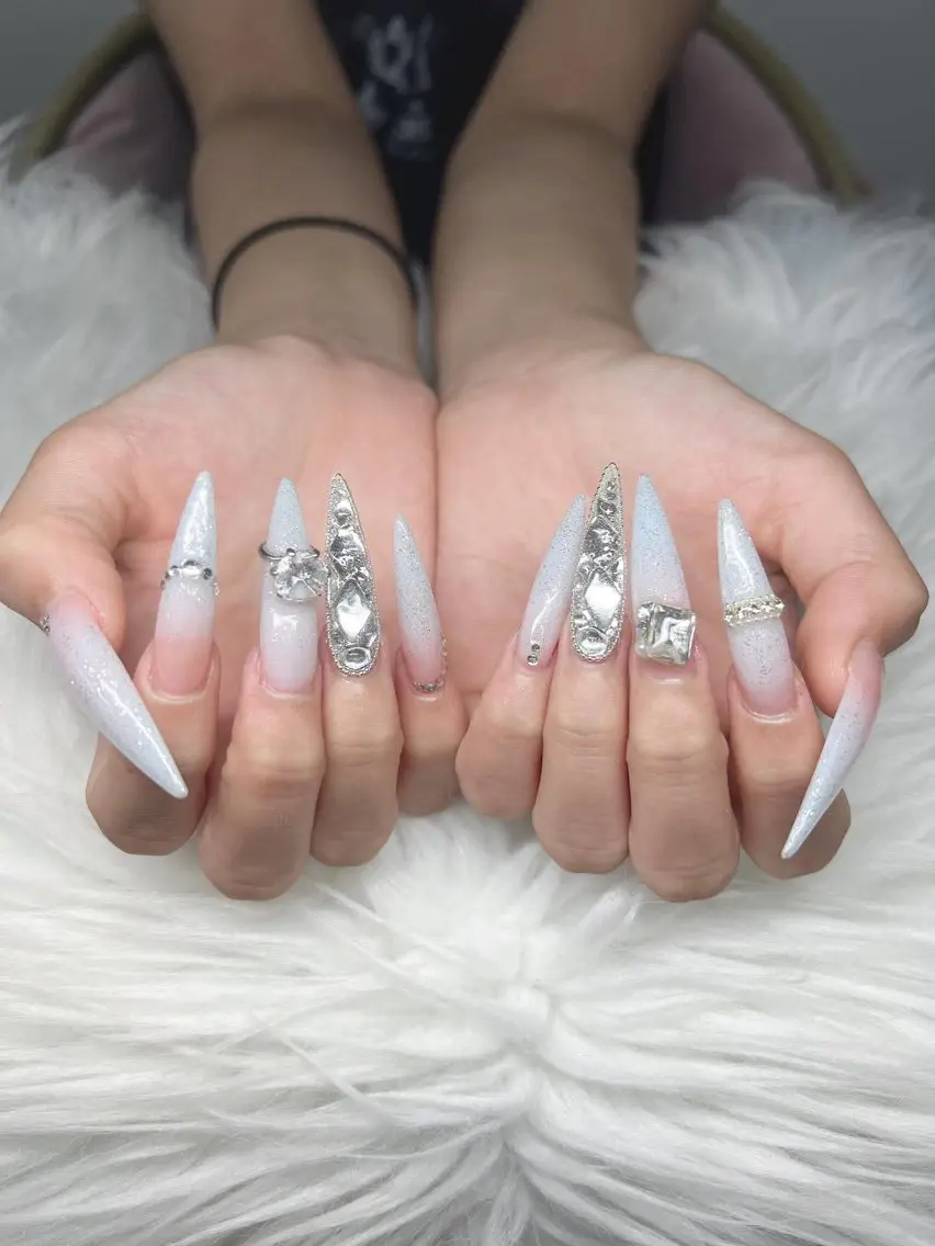 ネイル 長さ出し グラデーション 卒業式 キラキラネイル マグネットネイル ハンドネイル Lee Nailsのネイルデザイン