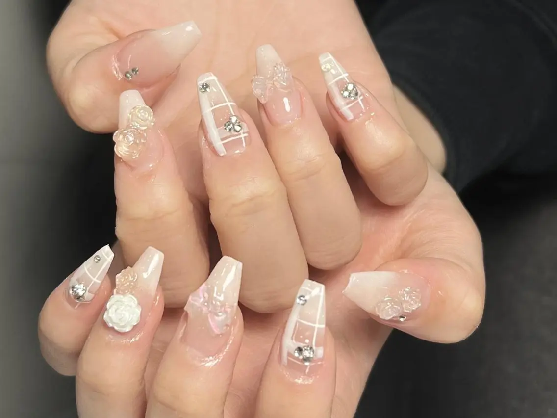ネイル 長さ出し グラデーション 卒業式 キラキラネイル マグネットネイル Emi🌸Belle Nail Salonのネイルデザイン