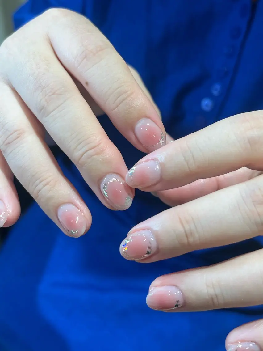 ネイル オーロラネイル チークネイル ラメ(グリッター) ショートネイル NailAVANCE Ichikaのネイルデザイン