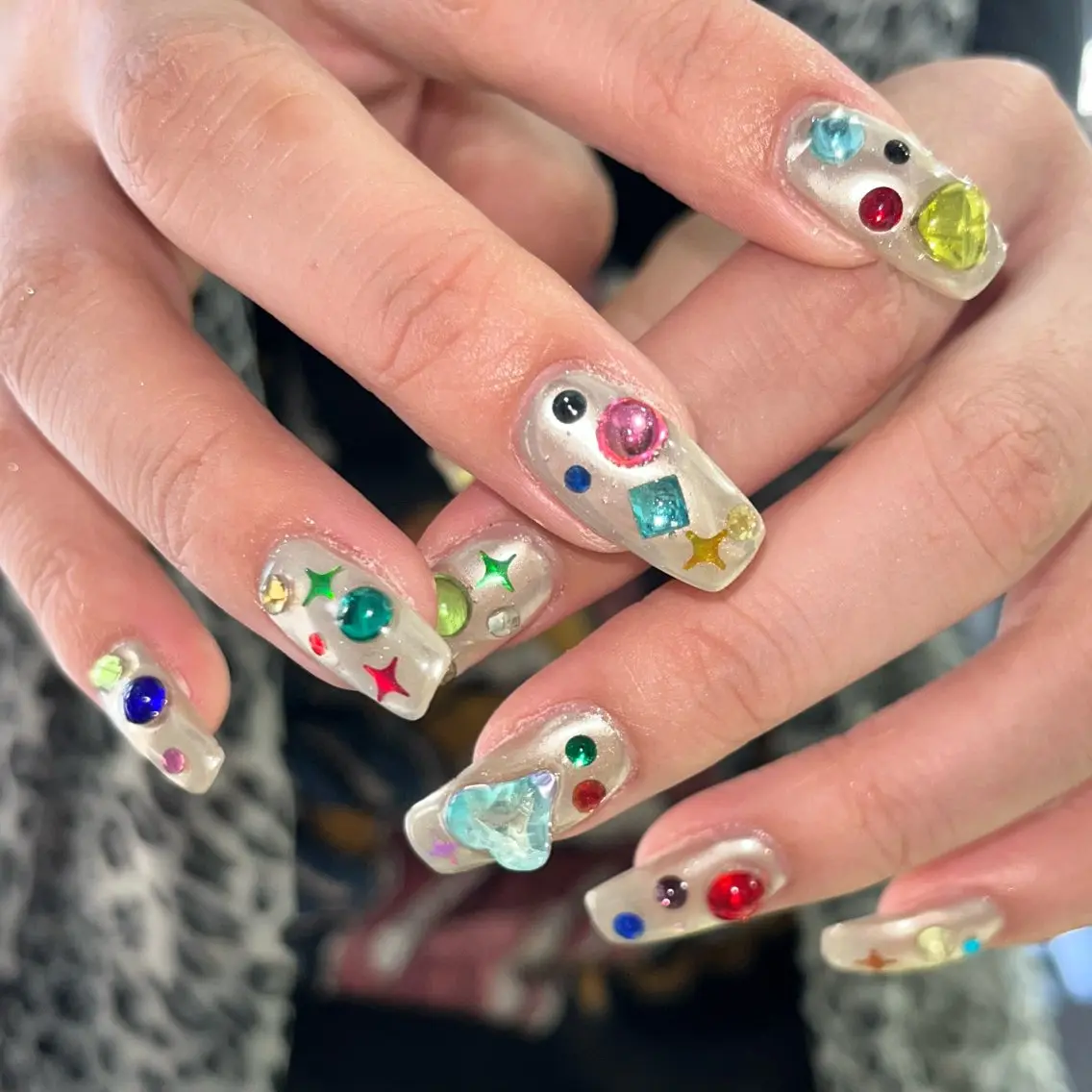 ネイル ハンドネイル 🪐富島彩夏 /海外nail🪐のネイルデザイン