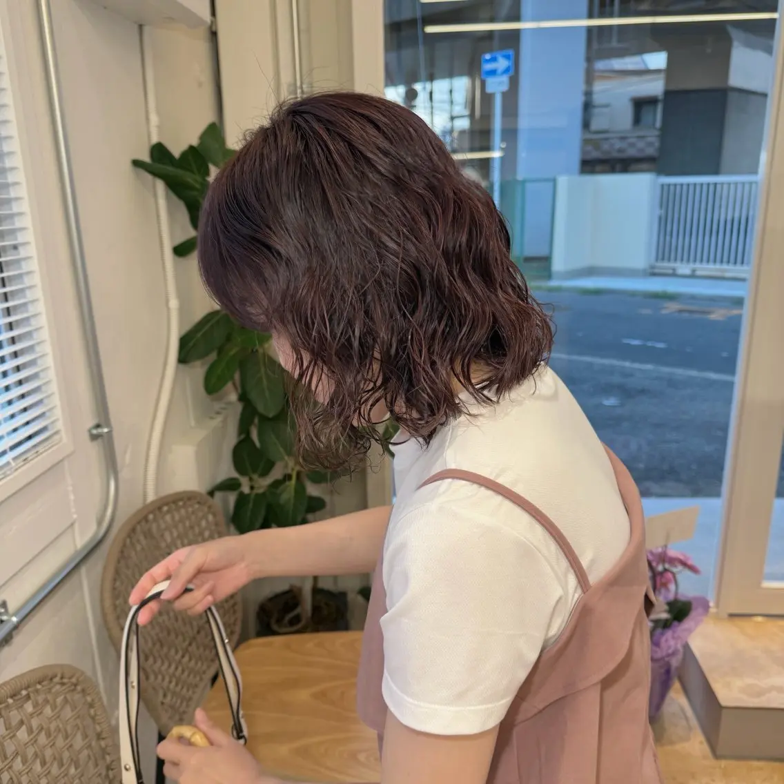 ミディアム カラー パーマ カット パーマ トリートメント 🤍ENIF ハヤシアヤナ🤍のヘアスタイル