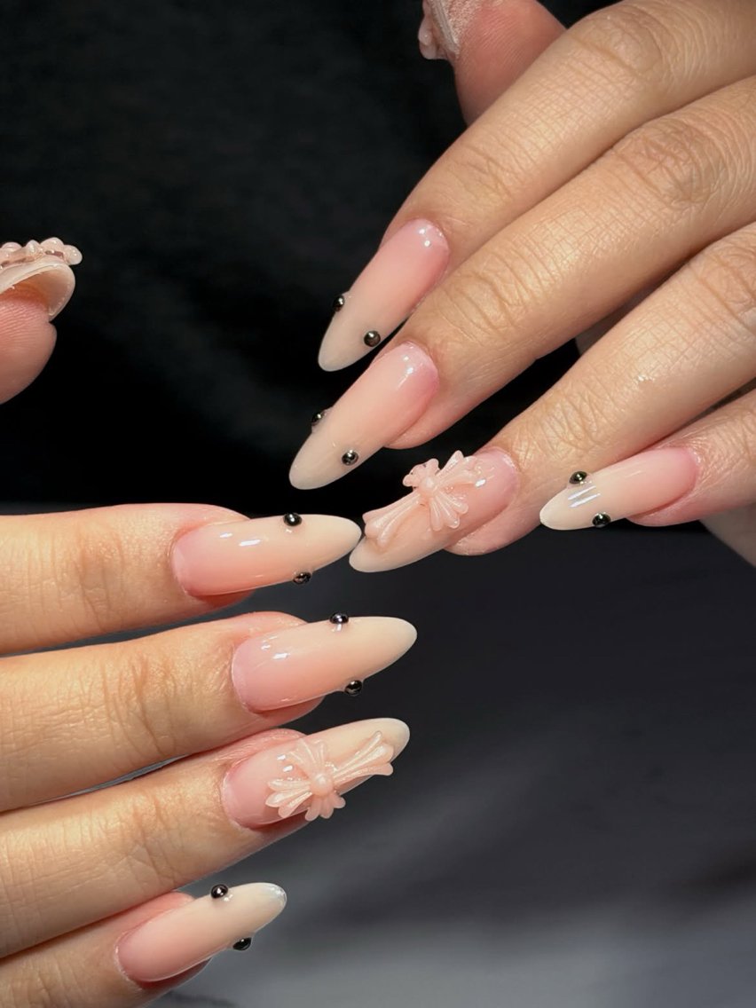 ネイル アートネイル フレンチネイル ジェルネイル キラキラネイル 韓国ネイル ハンドネイル ICE Nailsのネイルデザイン