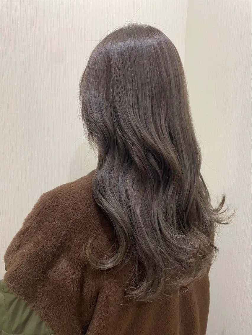 ロング ブリーチなしWカラー 🌷宮部楓奈のヘアスタイル