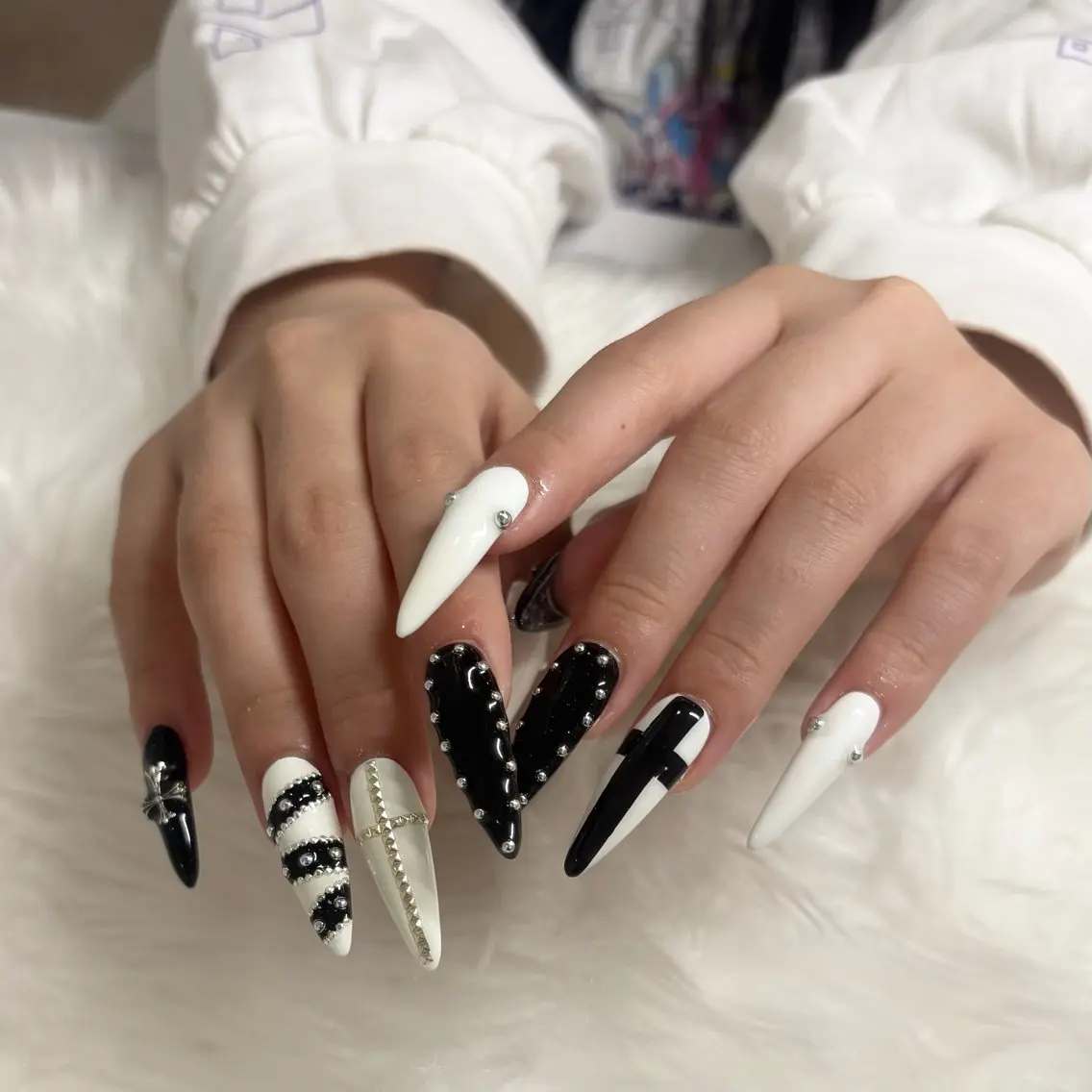ネイル 持ち込み ハンドネイル REVIA: natsukiのネイルデザイン