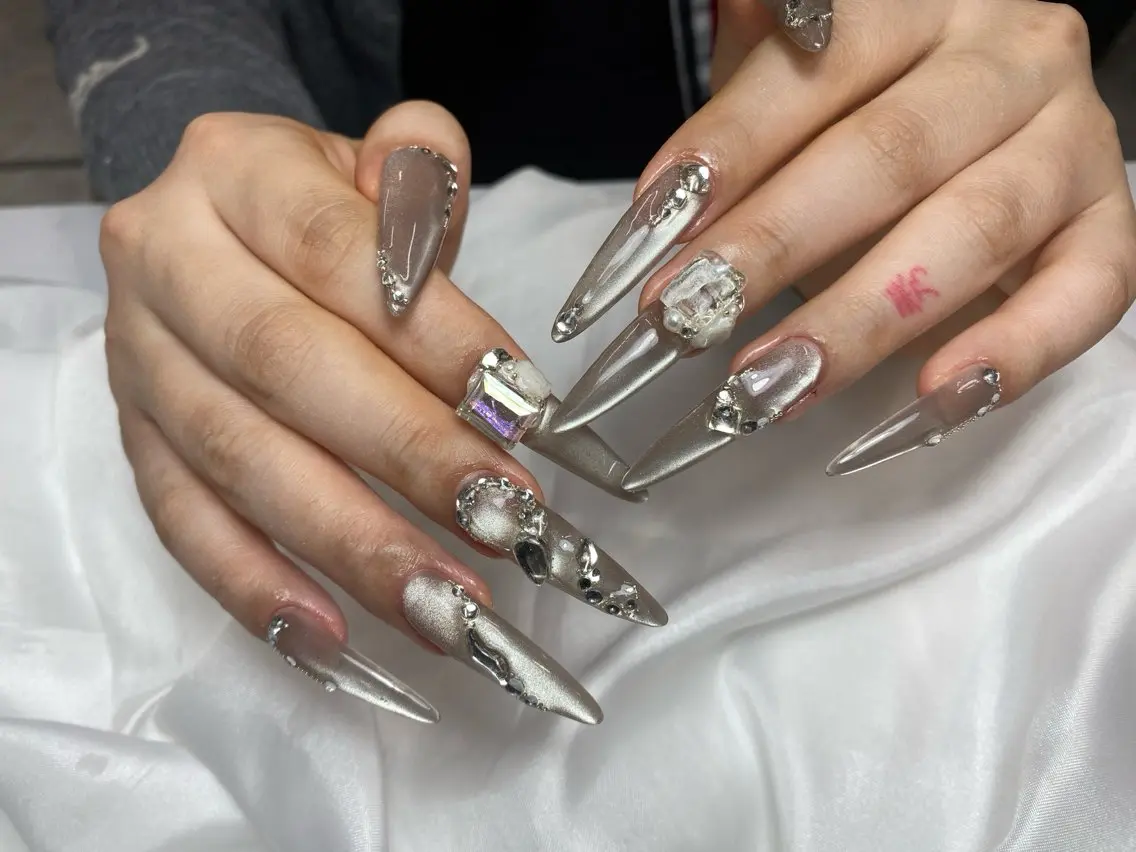 ネイル フレンチネイル グラデーション 韓国ネイル マグネットネイル ミラーネイル ハンドネイル REI nailのネイルデザイン