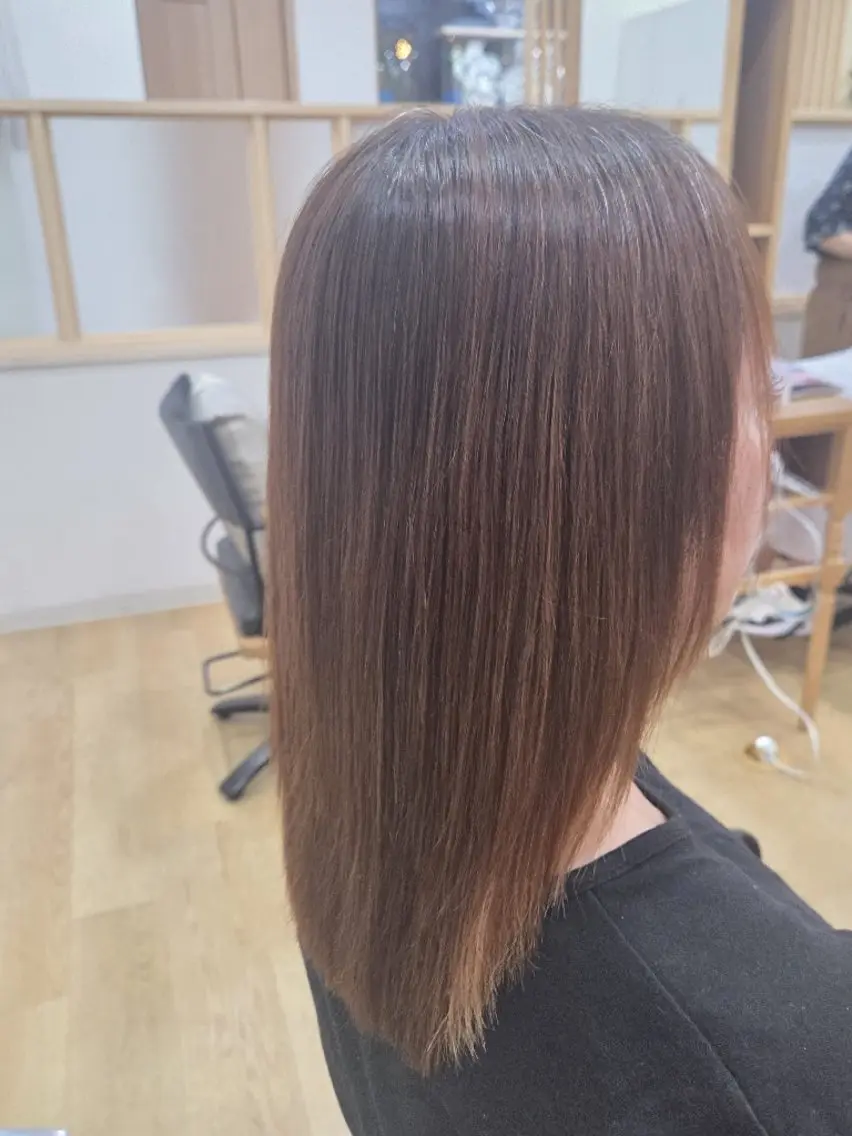 ミディアム カット 縮毛矯正 新木 美優のヘアスタイル