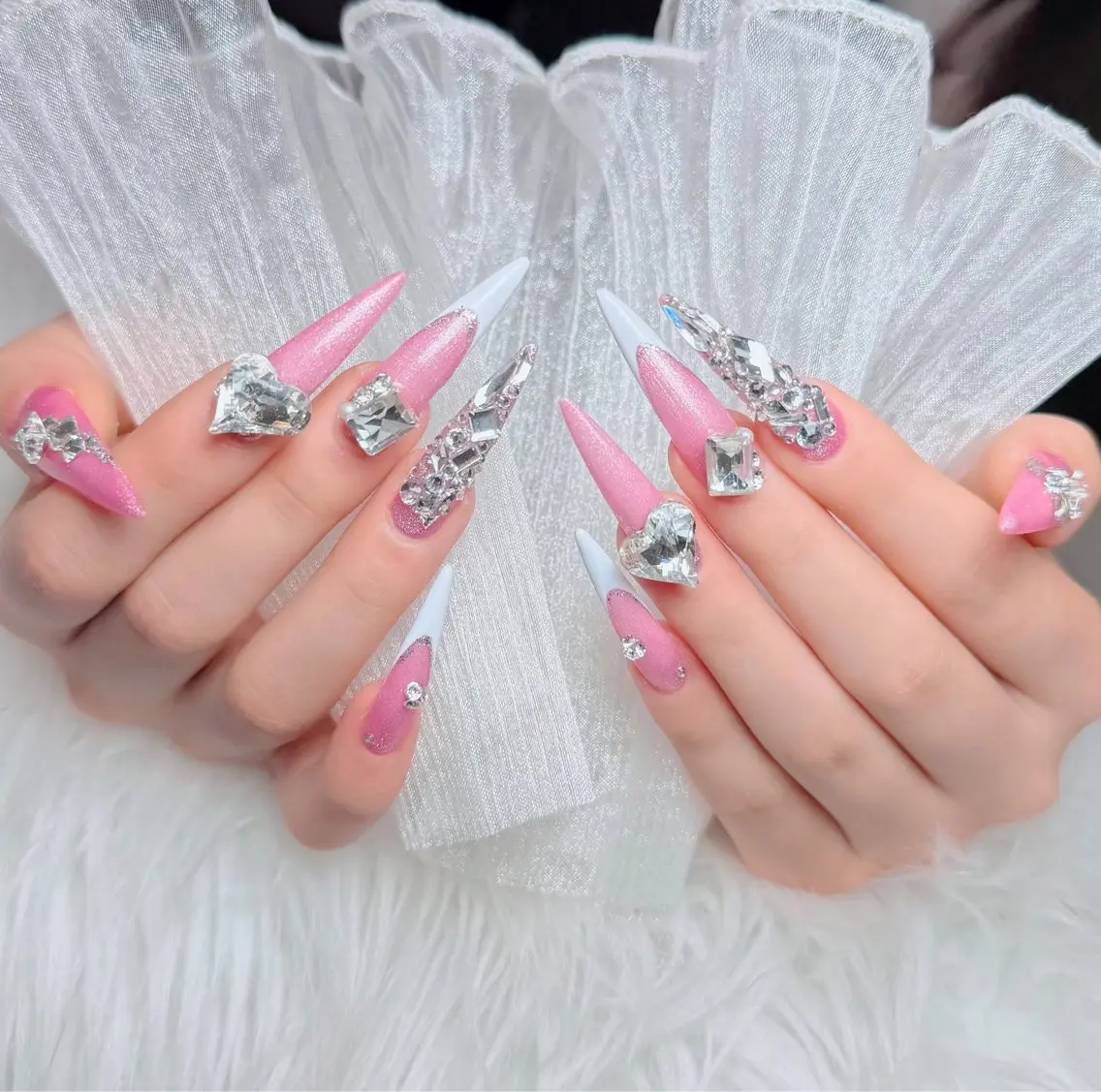 ネイル アートネイル ボルドー フレンチネイル ジェルネイル 氷ネイル・うるうるネイル ハンドネイル Julie Nailのネイルデザイン