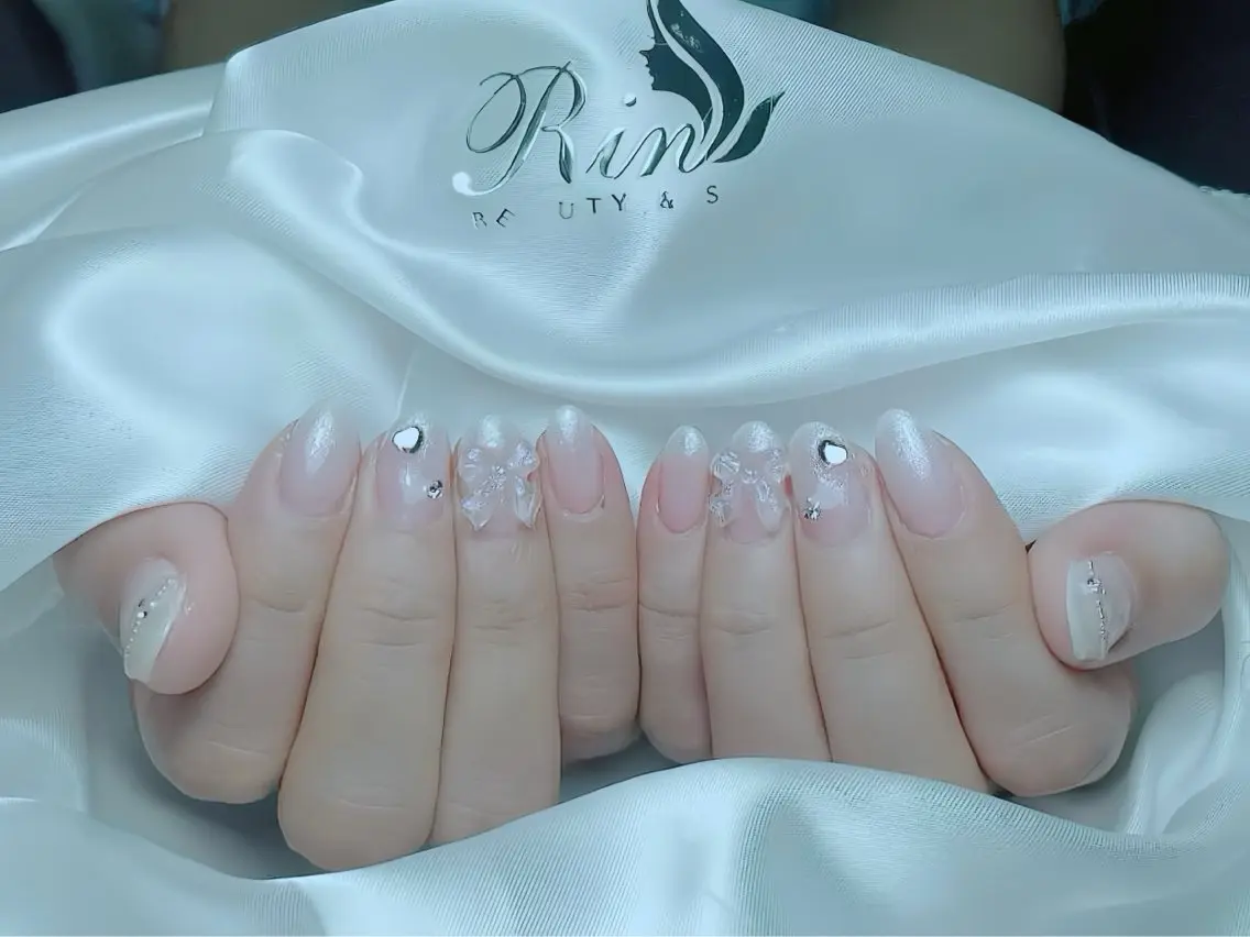 ネイル アニマル柄 ボルドー ブラウン チークネイル フレンチネイル ハンドネイル Rin Nail 新大久保店のネイルデザイン