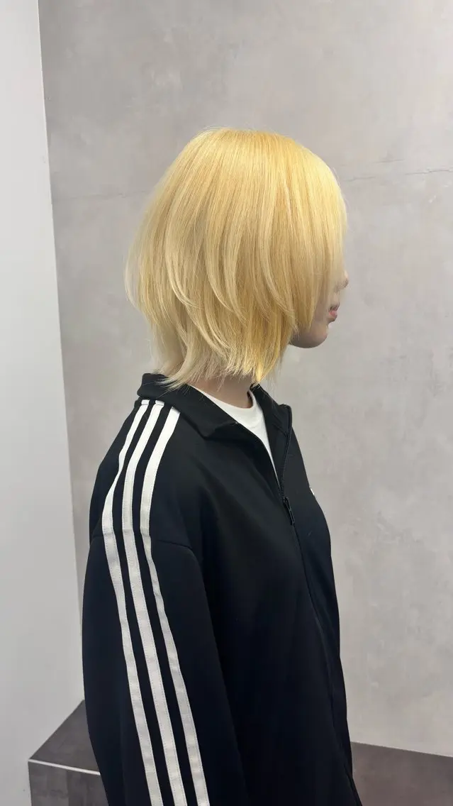 ショート カラー ブリーチ 抜きっぱなしブロンド ブロンド ヘアカラー ゲンキ /ウルフ/ショートのヘアスタイル