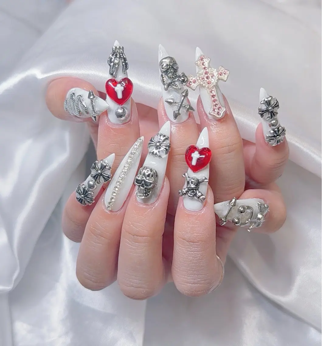 ネイル KIRA LILYのネイルデザイン