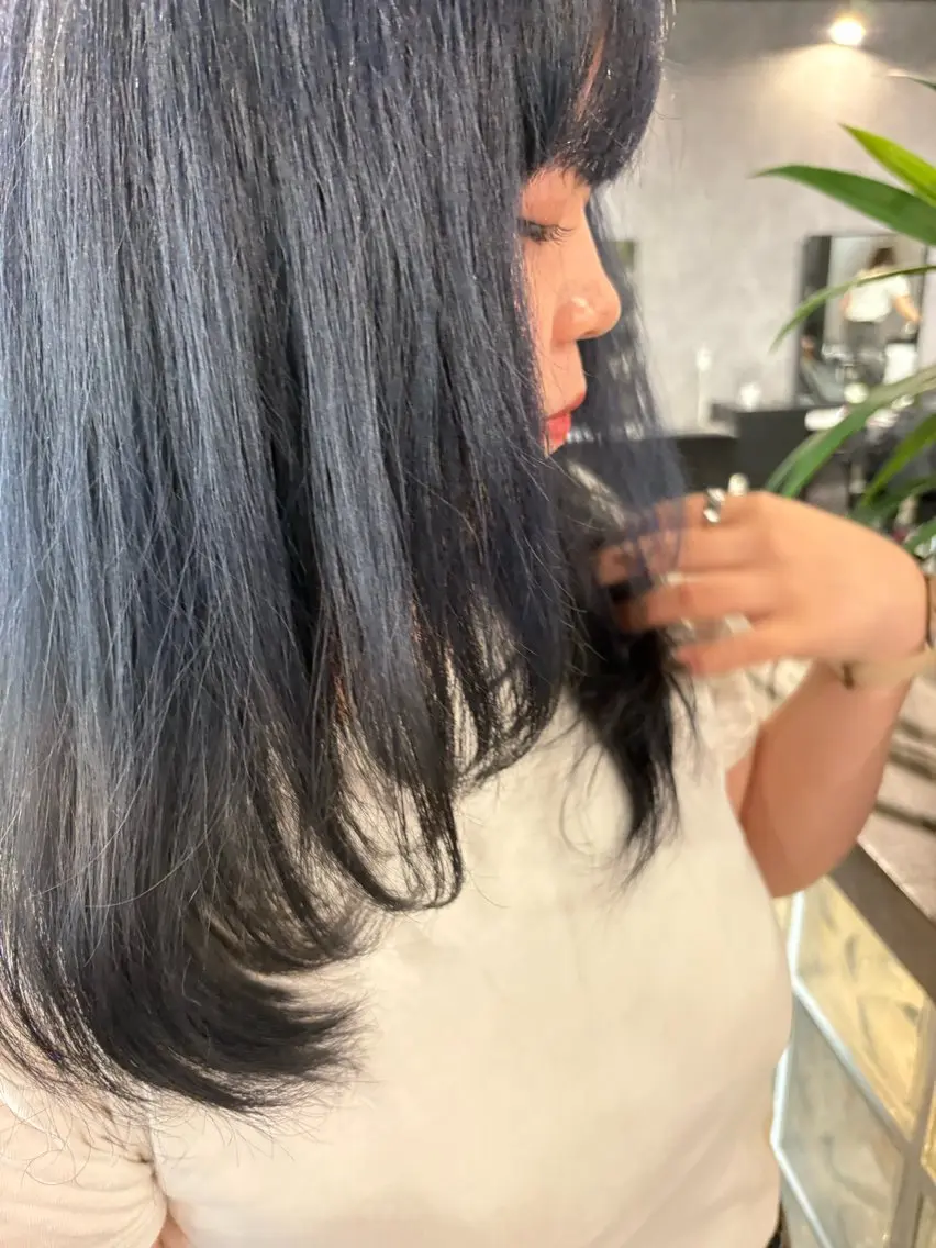 ロング ヘアカラー ink mocaのヘアスタイル
