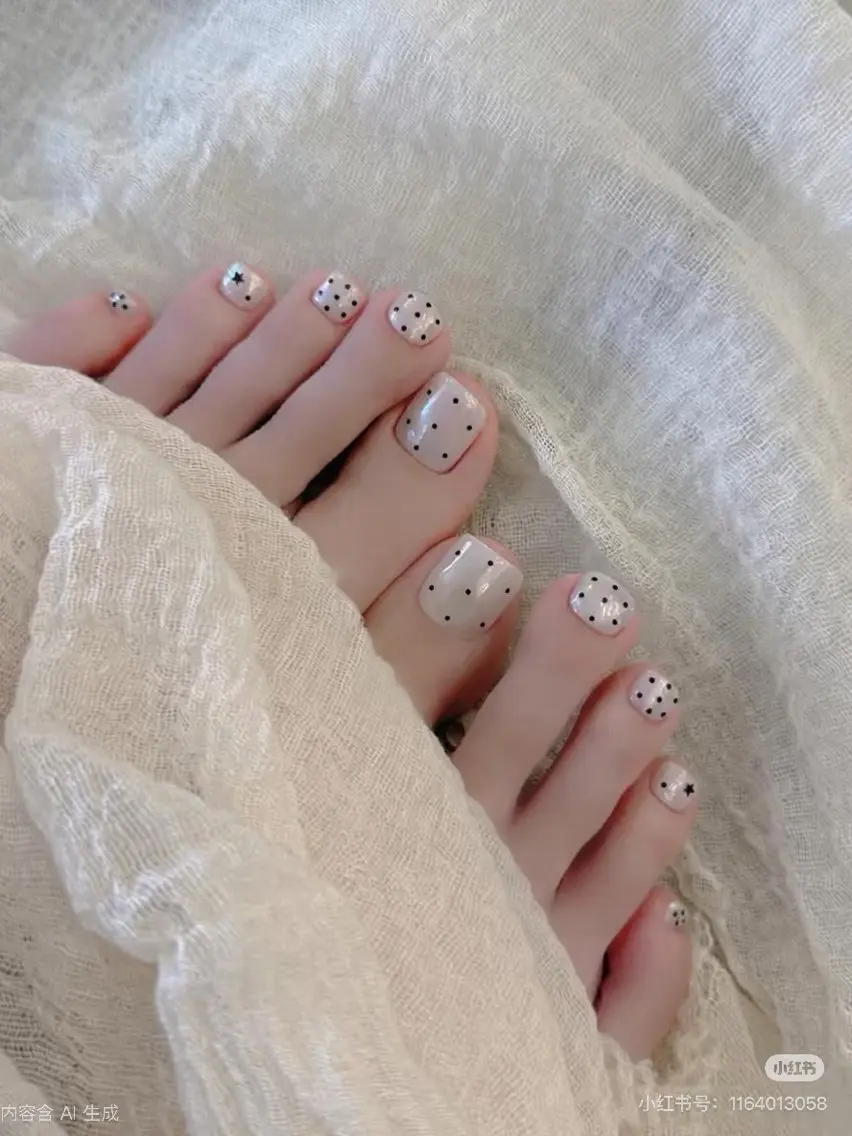 ネイル オーロラネイル チークネイル フットネイル フレンチネイル ジェルネイル フットネイル NEW NAIL💞 Ka Kaのネイルデザイン